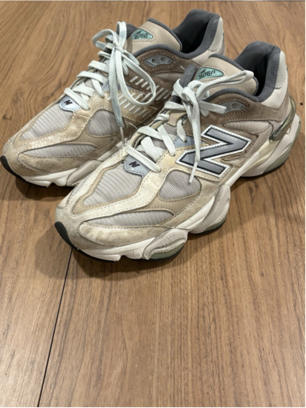 WORN New Balance 9060 Sea Salt U9060MAC Size 10.5 NO BOX